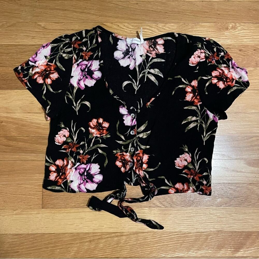 Blu Pepper Flowered Tie-Front Crop Blouse - Size S